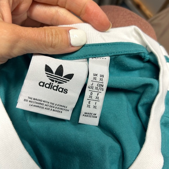 NWOT men’s XL adicolor classics 3 striped tee in teal - Picture 2 of 2